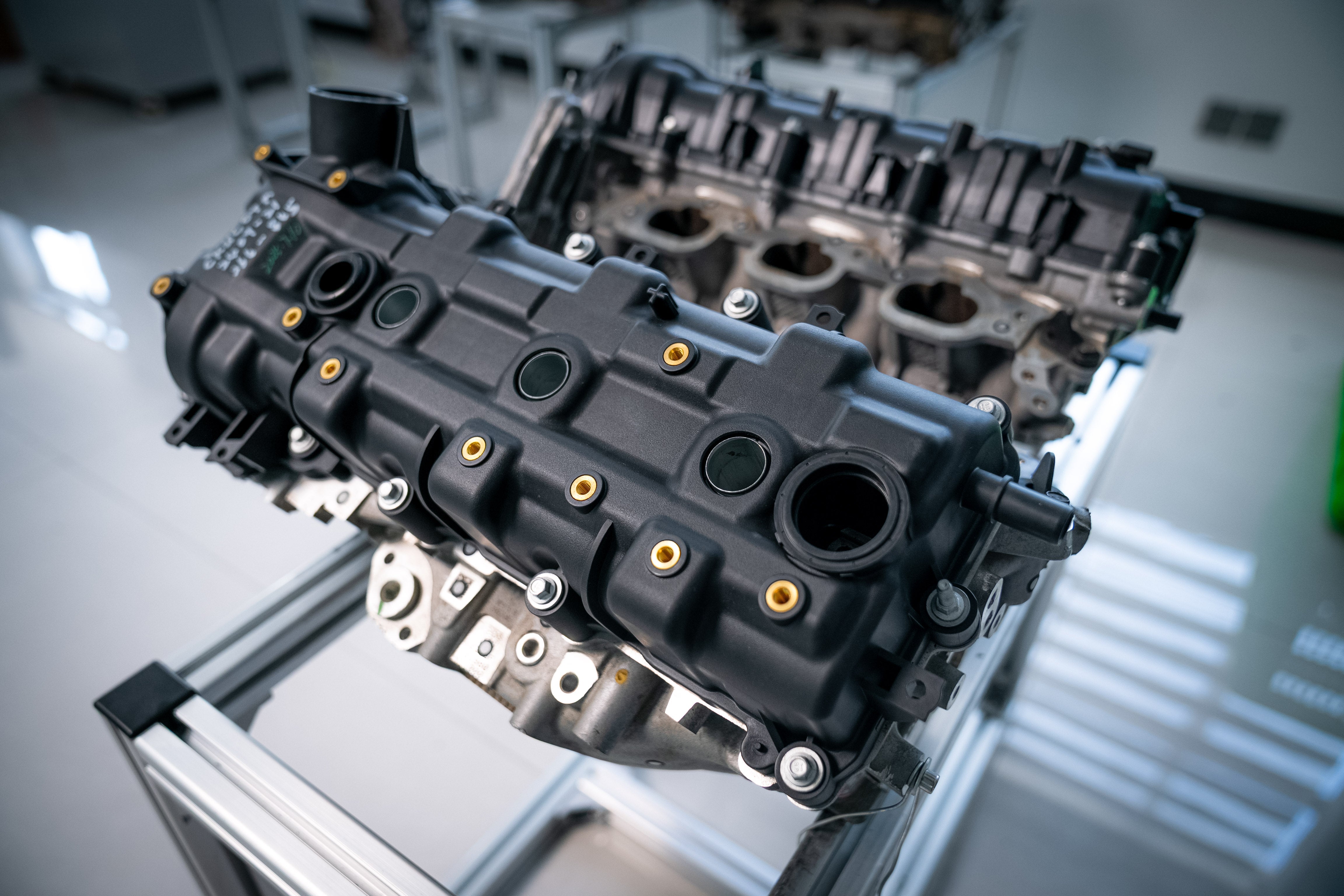 Hushan Autoparts: Engine Valve Cover Manufacturing and Testing Process ...